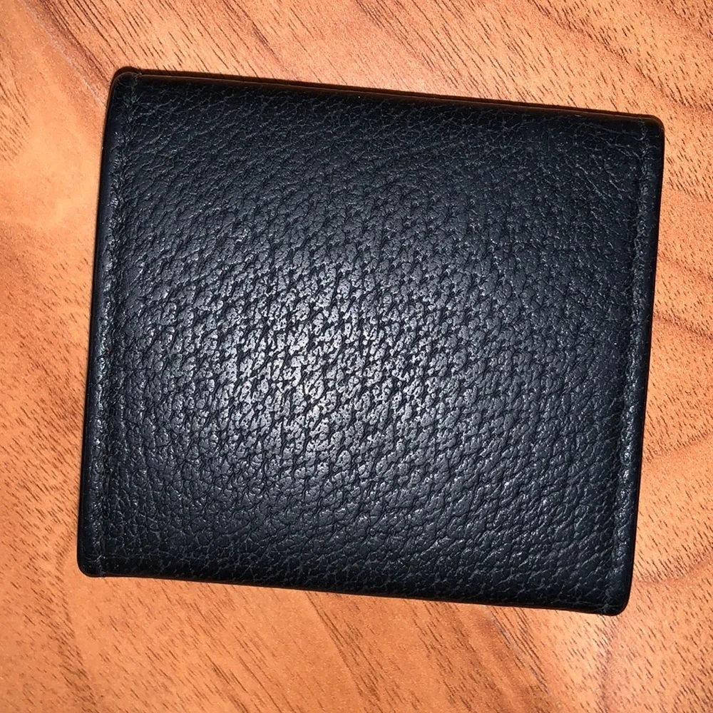 Authentic Gucci Marmont Leather Coinpurse - Picture 5 of 9